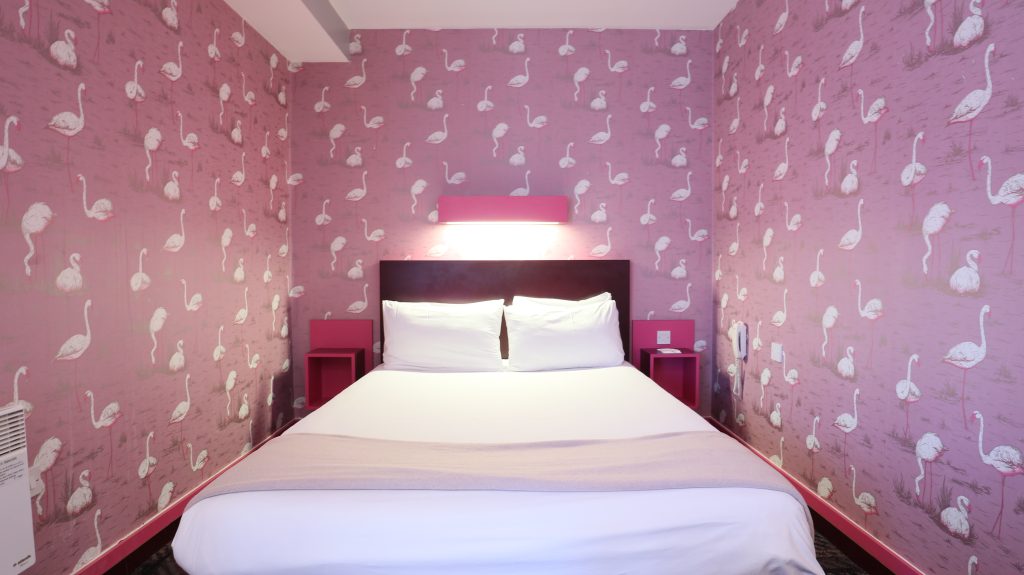 Executive Suite with separate seating area in Cheltenham